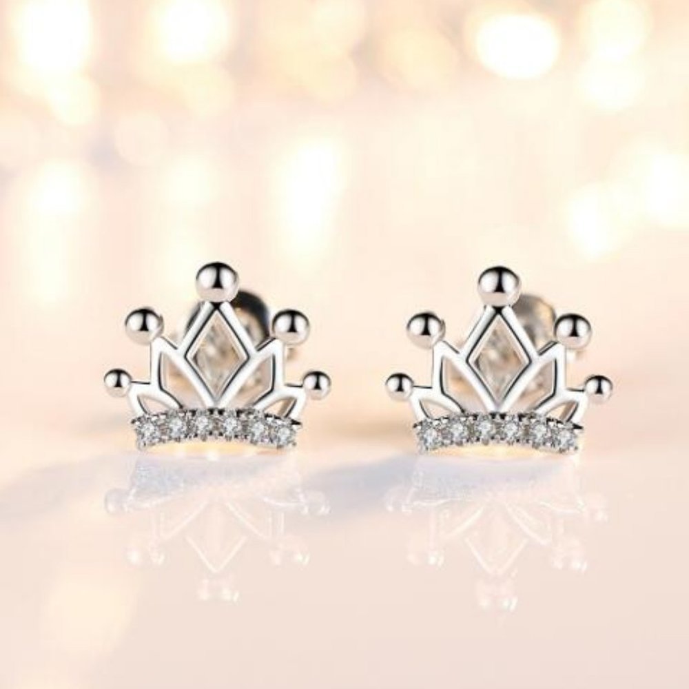 *NEW 925 Sterling Silver Diamond Crown Earrings